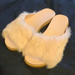 Real fur flat sandals